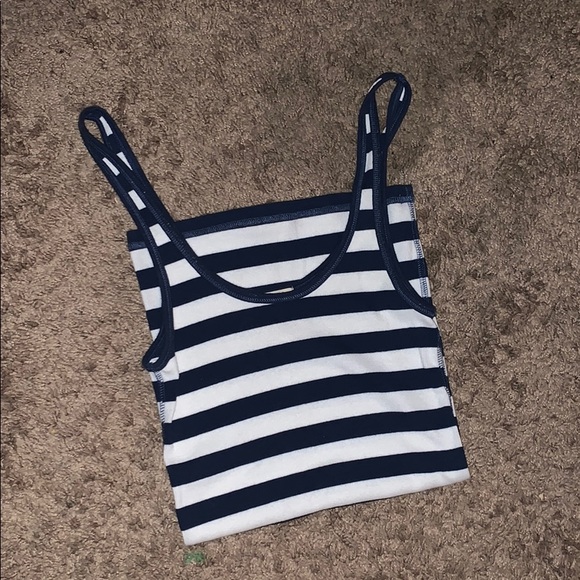 Hollister tank top. 💙🤍 - Picture 2 of 5